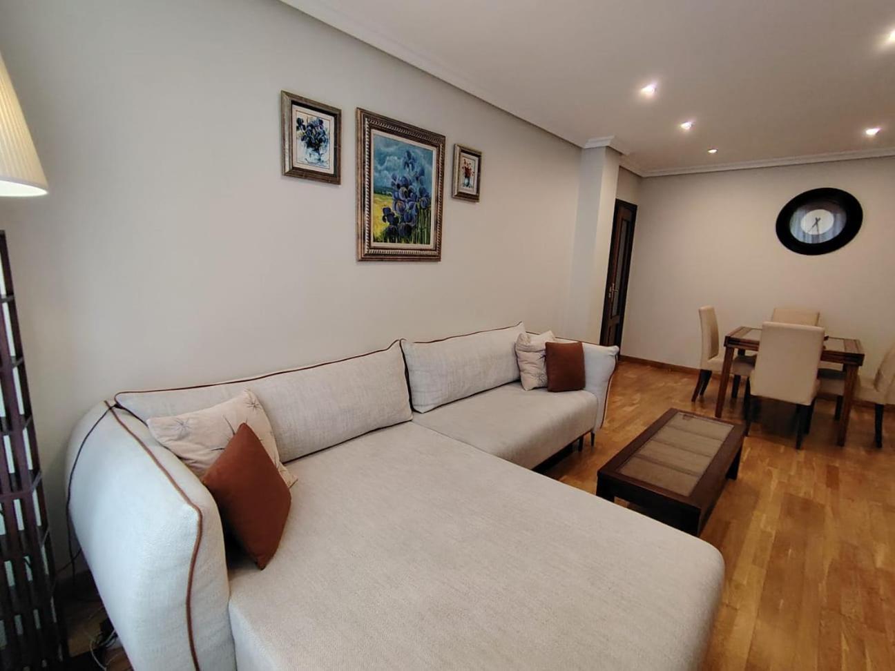 Ferienwohnung Avello Oviedo Con Parking Exterior foto